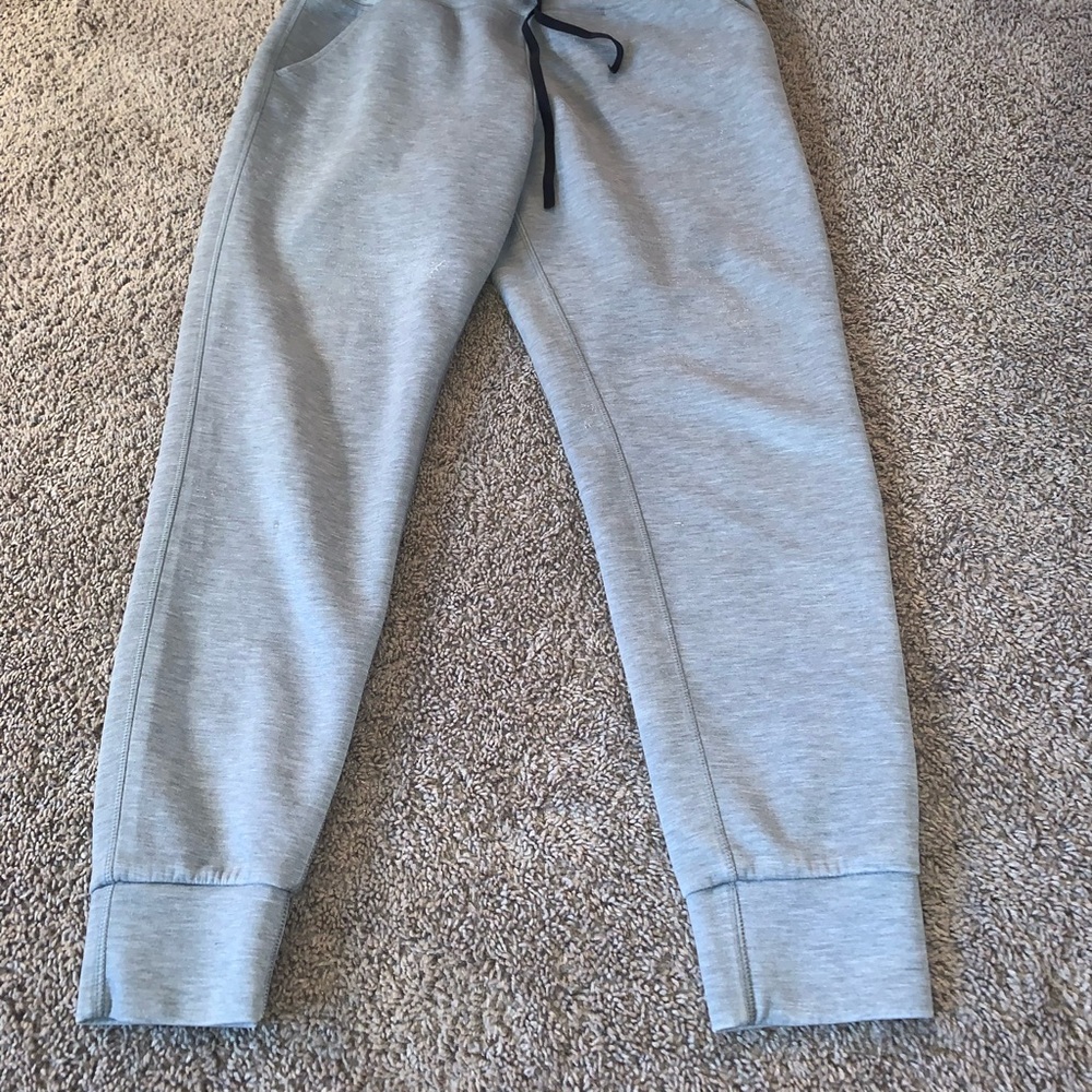 Women’s Grey Joggers 32 degrees size L.